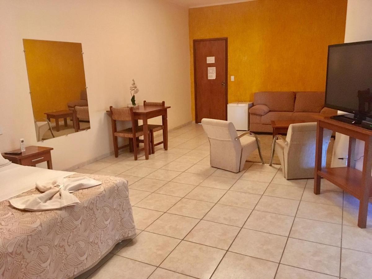 Oasis Hotel Severínia Buitenkant foto